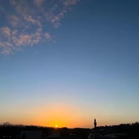 アパート Beautiful With Perfect Location エペルネー