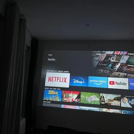 アパート Beautiful With Perfect Location エペルネー