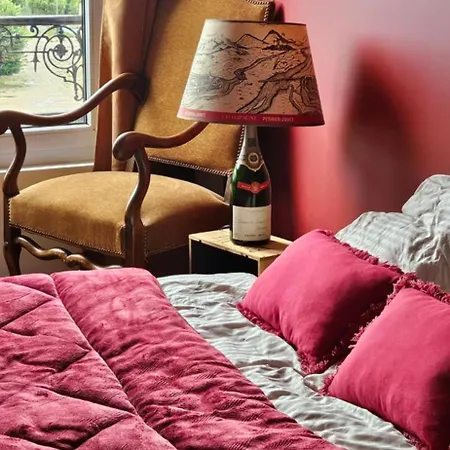 Beautiful With Perfect Location アパート *